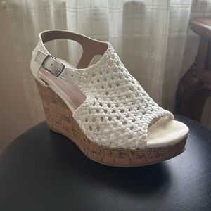 SO Authentic American Heritage Perch White Wedges Lightly Used Original Box